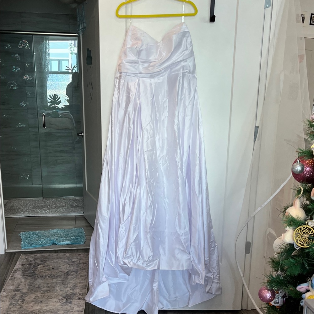 Elegant White Strapless Gown